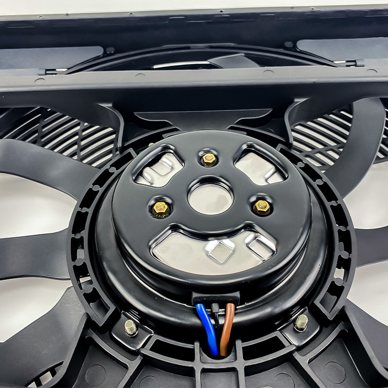 4 کیلوگرم سیستم های الکتریکی خودرو رادیاتور خنک کننده فن 300W ولتاژ سازگاری با OEM