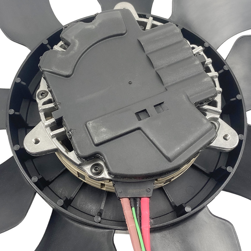 سطح 600W ISO TS15949 سیستم خنک کننده موتور خودرو فن خنک کننده برای فولکس واگن Touareg